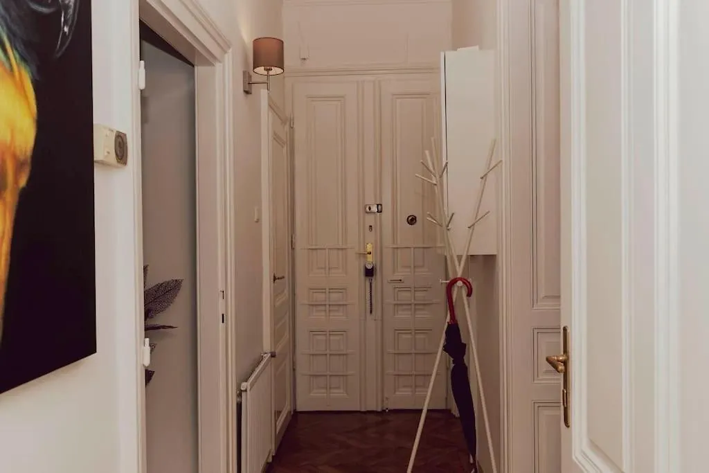 Modern Stylish Comfortable 2 Bedroom Apartment Wien
