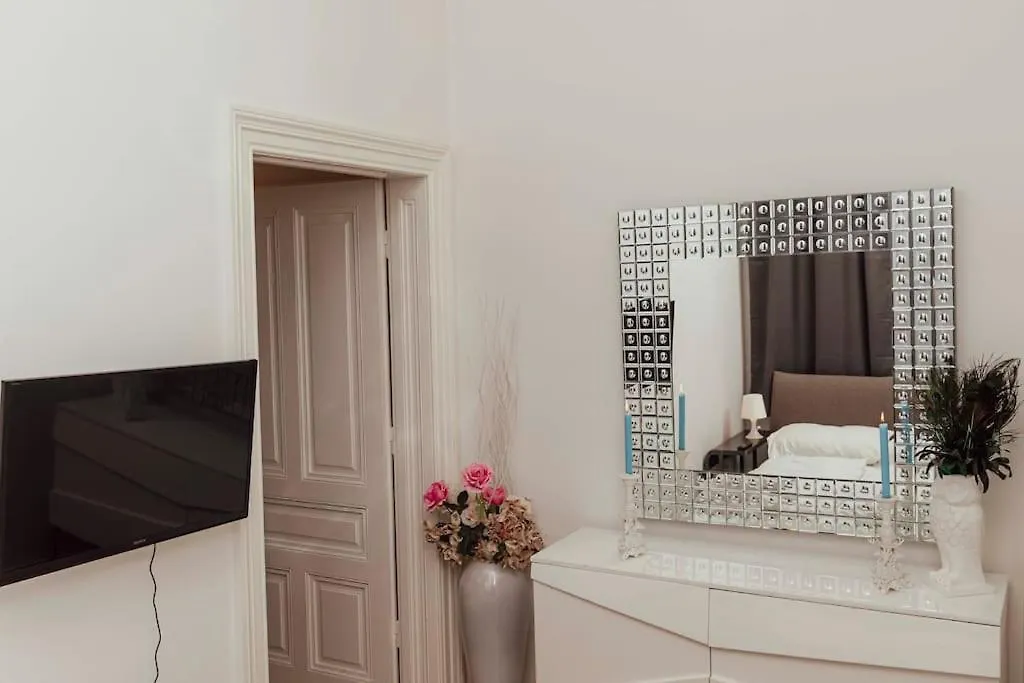 Modern Stylish Comfortable 2 Bedroom Apartment Vienna